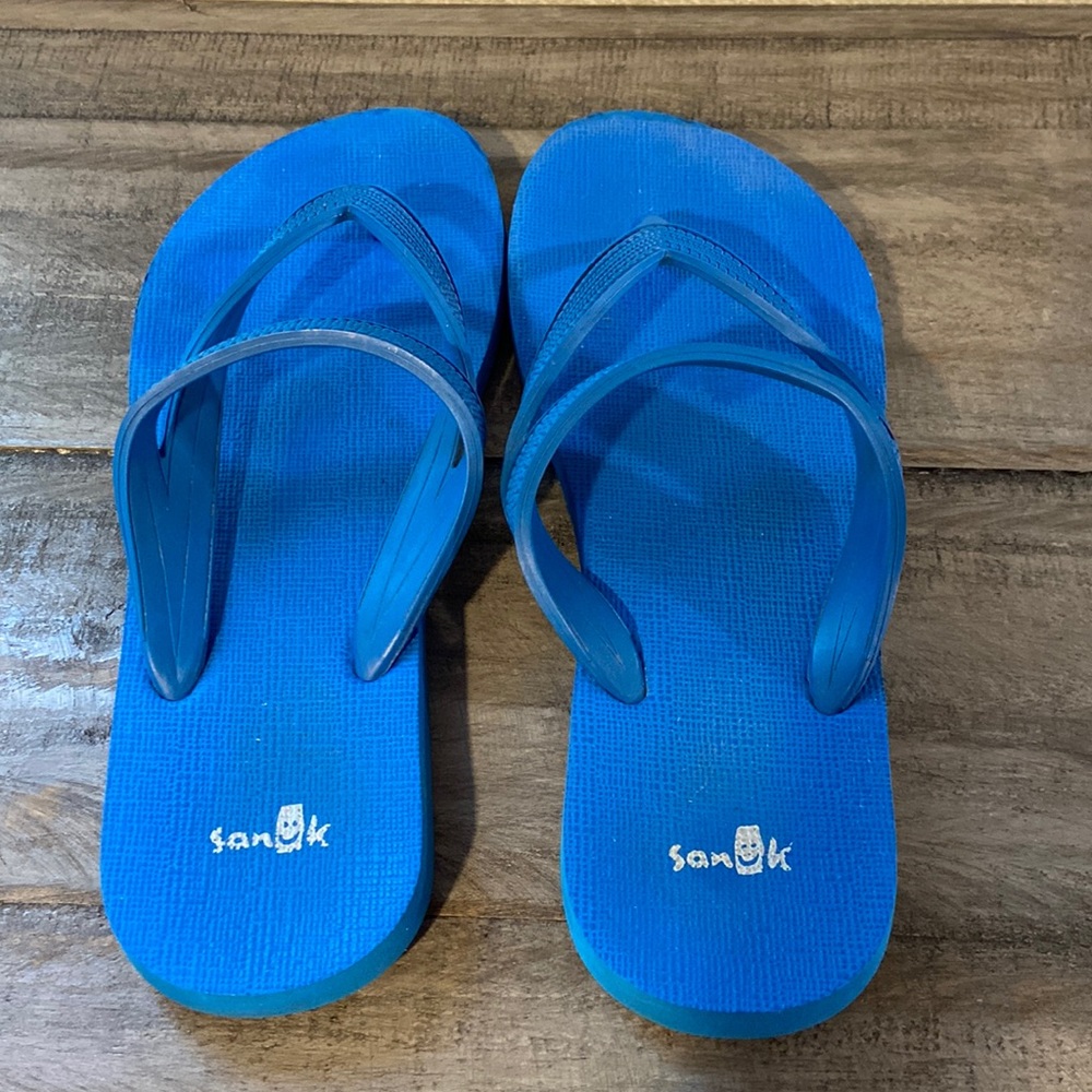 Sanuk flip flops